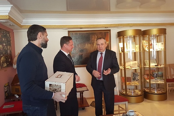 Мэр Магадана Юрий Гришан встретился с делегацией из республики Беларусь